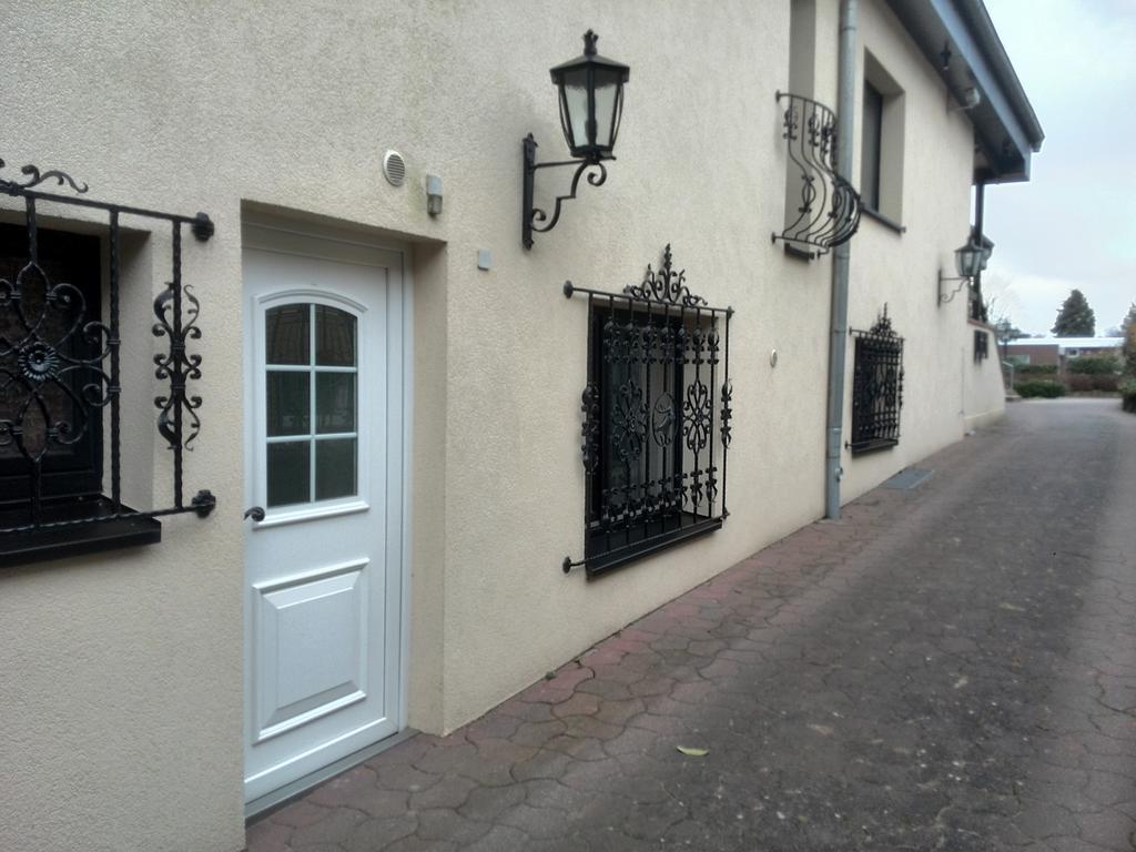 Altes Zollhaus Am Klinikum Hotel Lübeck Exterior foto